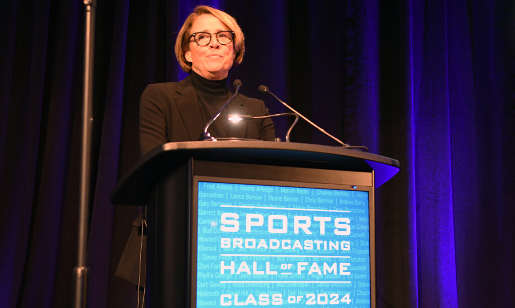 "Sports Broadcasting Honors 10 Industry Legends in Heartfelt Ceremony"