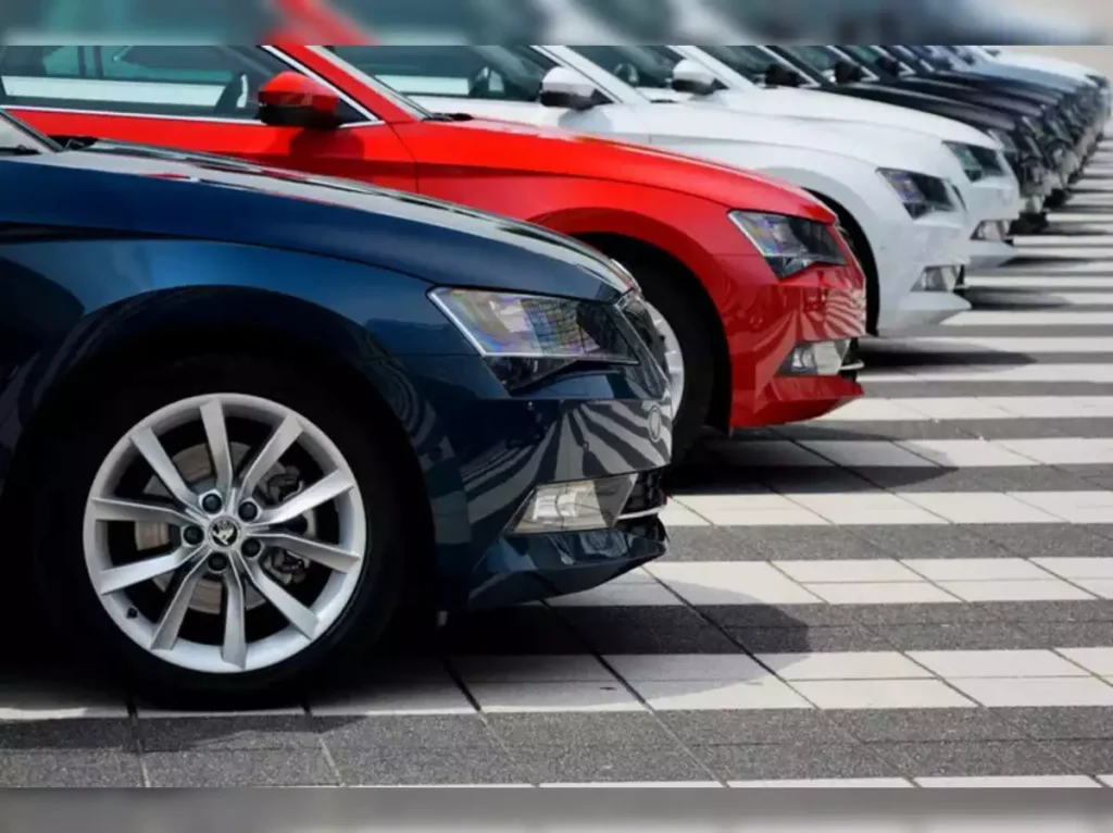 Car Buyers Eye Upgrades Amid a Flurry of Premium Models