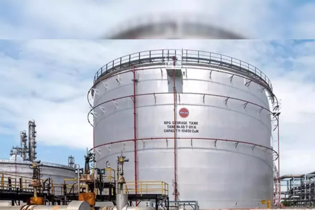 Discovery of Crude Oil Reserves in Uttar Pradesh: संभावनाएं और चुनौतियां