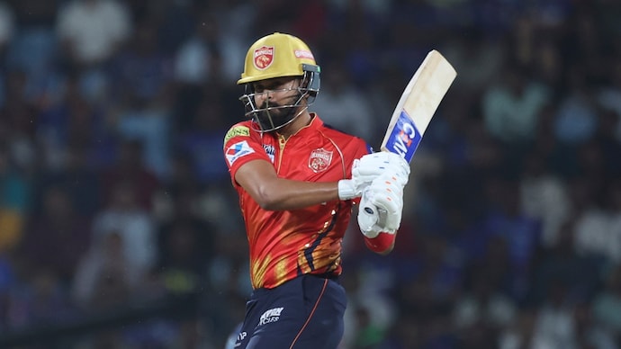 "IPL 2025: Punjab Kings Defeat Lucknow Super Giants by 8 Wickets, Shreyas Iyer's Brilliant Knock Seals the Victory"